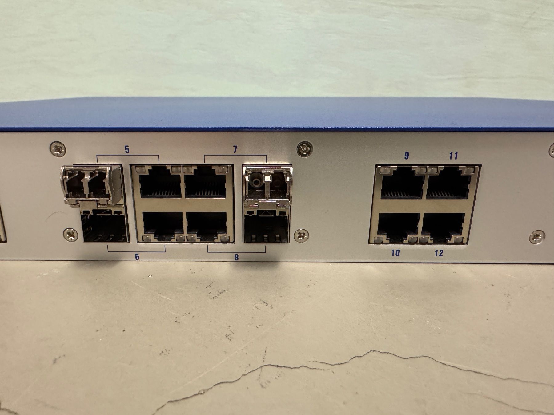 Modem & Router: Hirschmann MACH104-20TX-FR Switch - Top Zustand! – Usato da Dörflingen venduto da Struxure 2