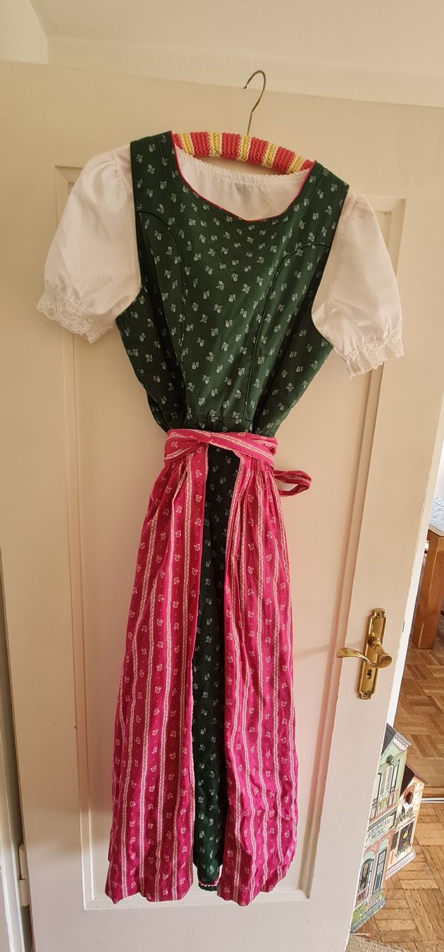 Robes: Turi Landhaus Dirndl  – D'occasion à Zürich par Loppis1 1