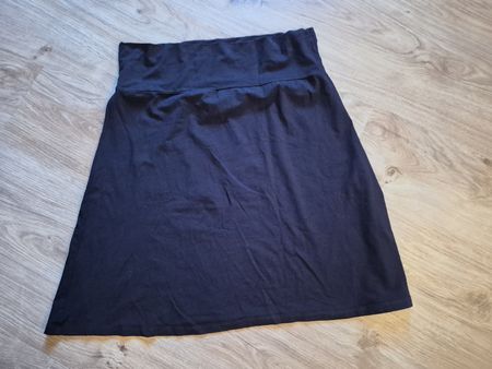 Umstandssrock neun monate schwarz Grösse 40/42 neu