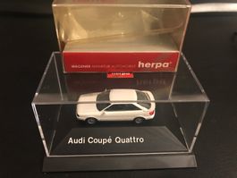 Herpa High Tech Audi Coupé Quattro weiss 1:87 +Herpa-Vitrine