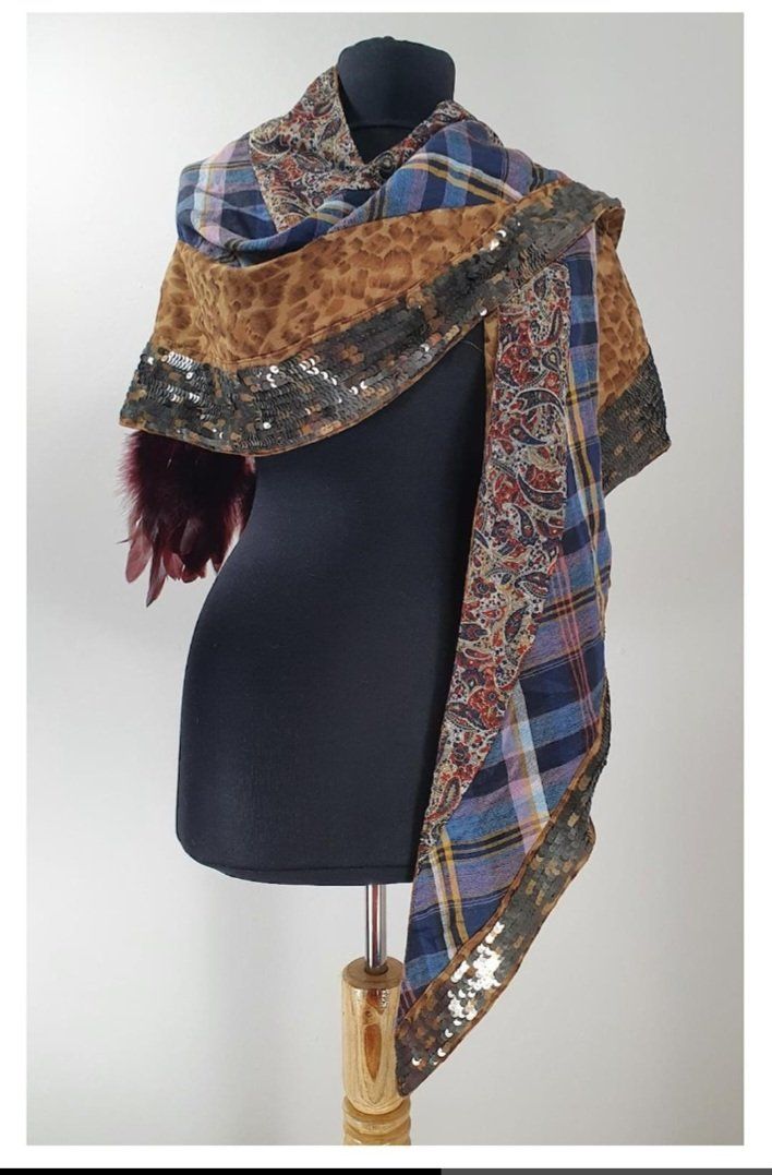 Foulard & Sciarpe: NEU - Einzigartiger Schal / Tuch mit Federn & Pailletten – Nuovo (secondo la descrizione) da Zürich venduto da Nala2811 1