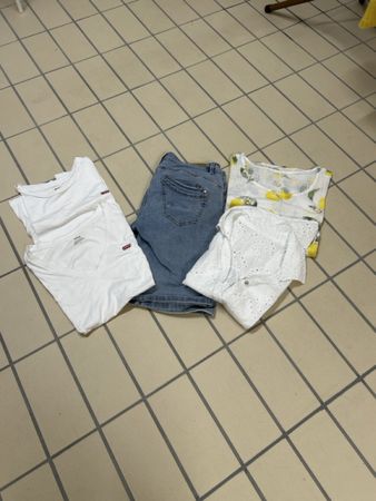 Kleiderpaket Damen Levi's T-Shirts Shorts Grösse M