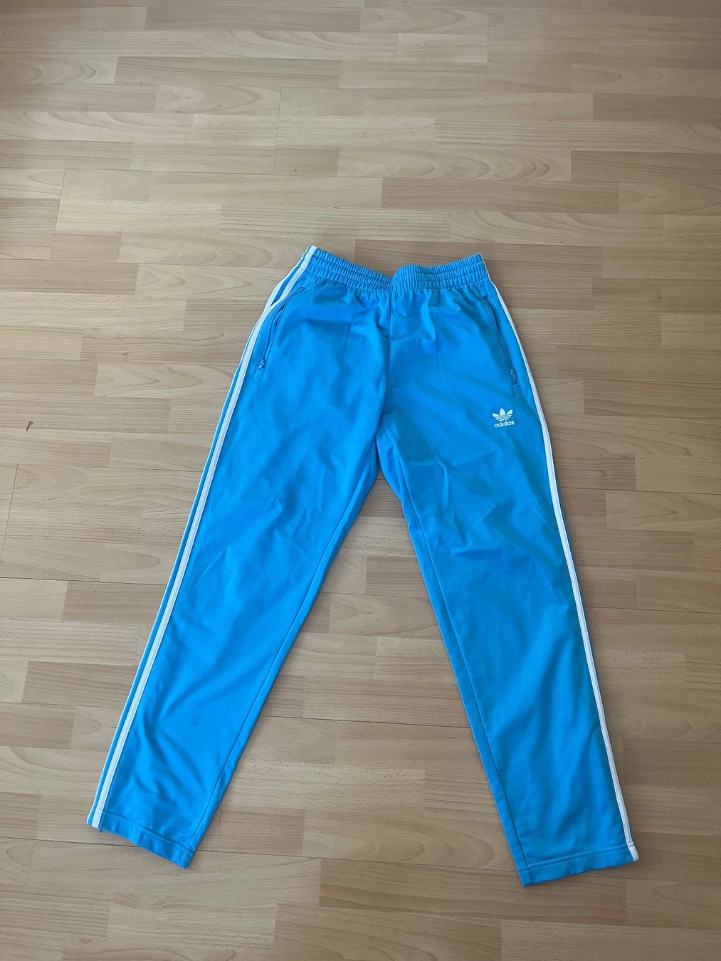 Adidas Hosen: Adidas pants – Neu (gemäss Beschreibung) aus Schaffhausen von apl_pg8h