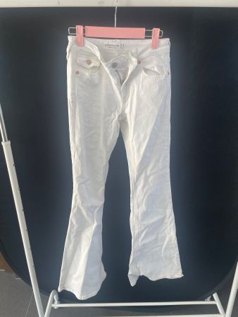 Stradivarius Jeans weiss, Grösse 34 - neuwertig für Sommer!
