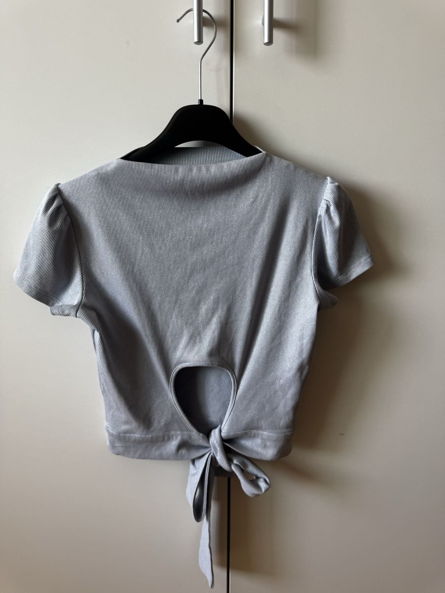 Guess Tops: Guess top S light blue – Gebraucht aus Biel/Bienne von Clau____dia95 1