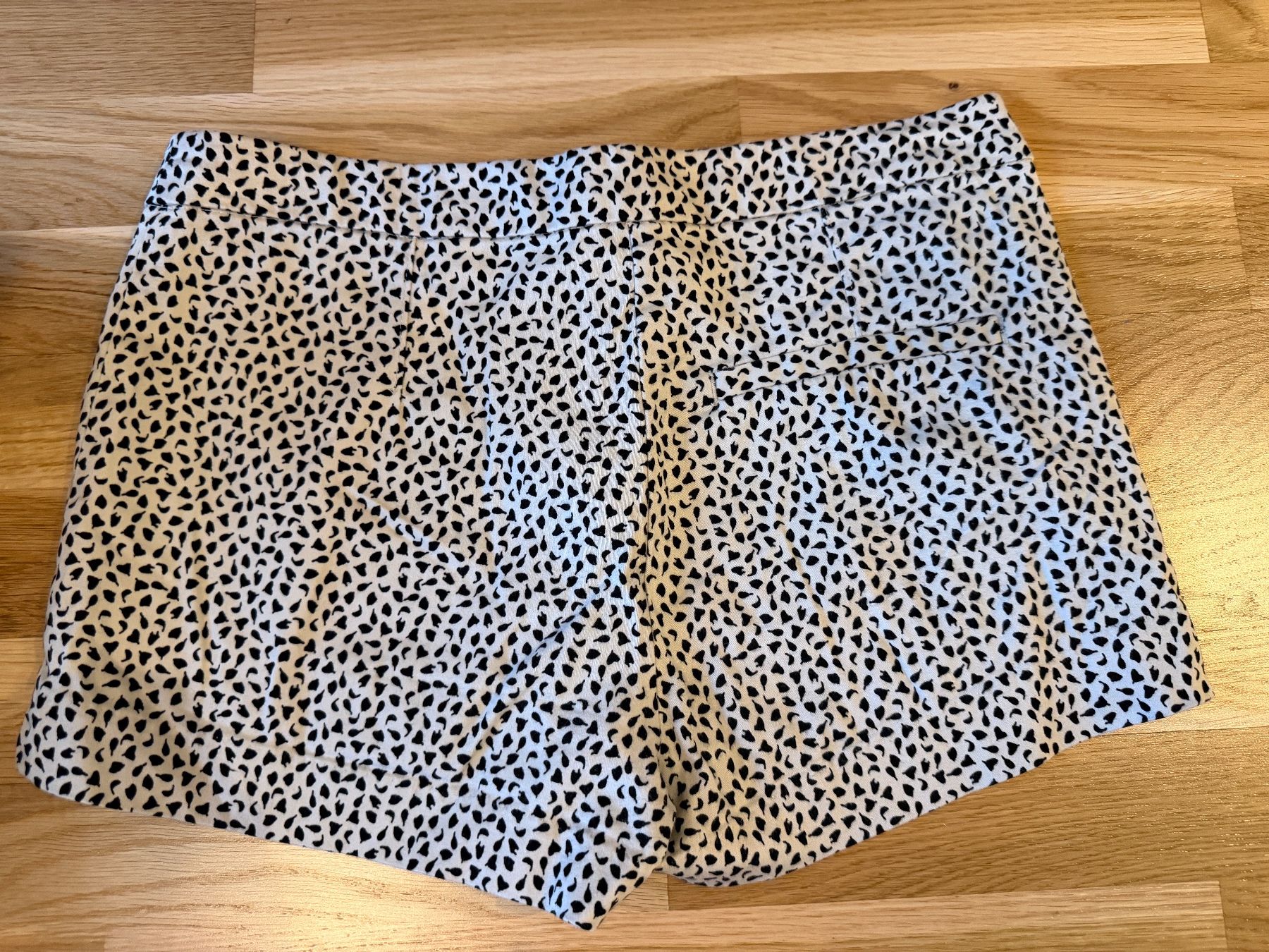 H&M Pantaloni: H&M Stoff Shorts, Grösse 36 – Usato da Zürich venduto da cfh_cg22 1