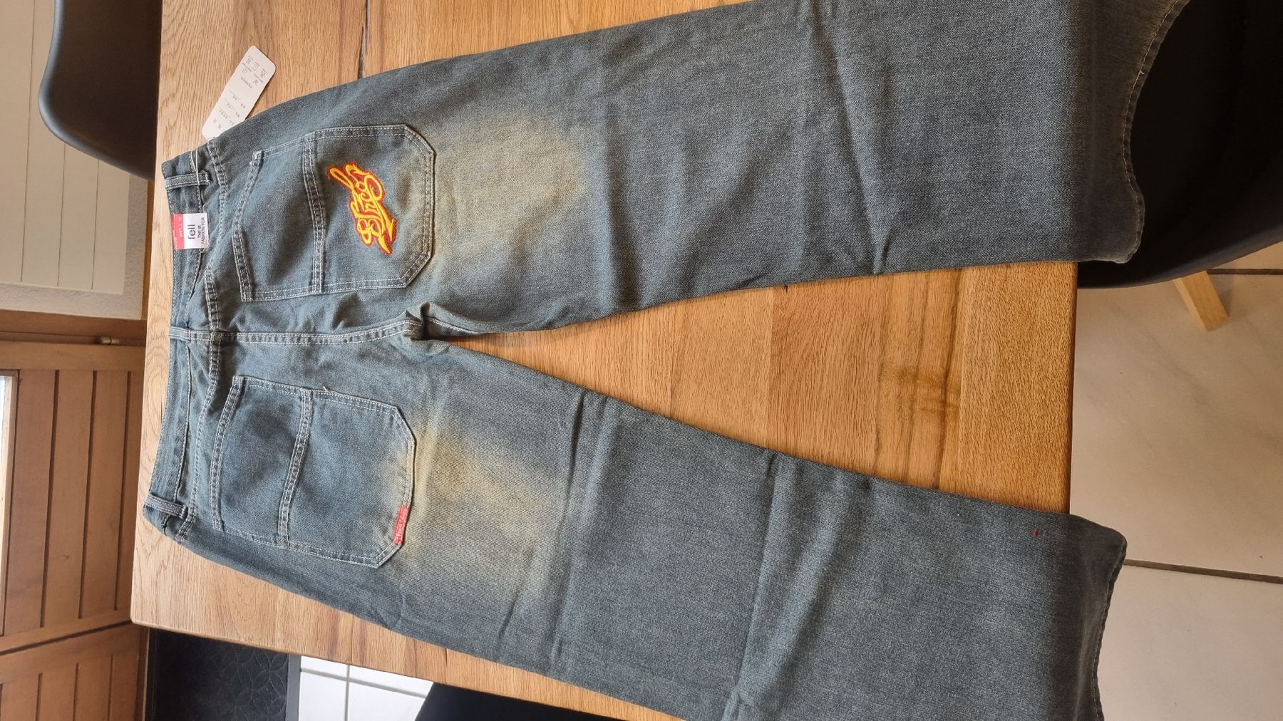 Jeans: Hip-Hop-Stil Jeans 2025 – Nuovo e nell'imballaggio originale da Zwillikon venduto da Keith