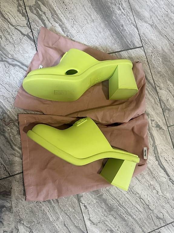 Scarpe da donna: Miu Miu Chartreuse Green Platform Mules 41 – Usato da Zürich venduto da Aes_1290 2