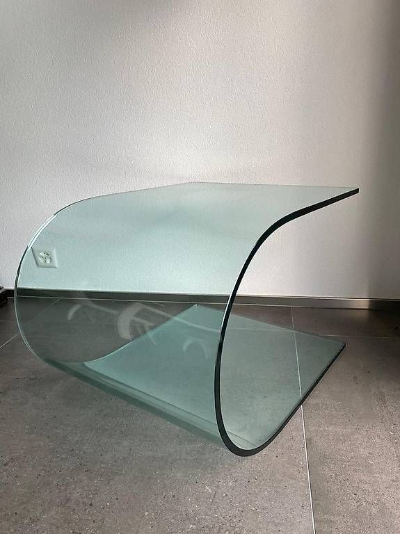 Tables: Table appoint verre courbé  – D'occasion à Conthey par crittin1