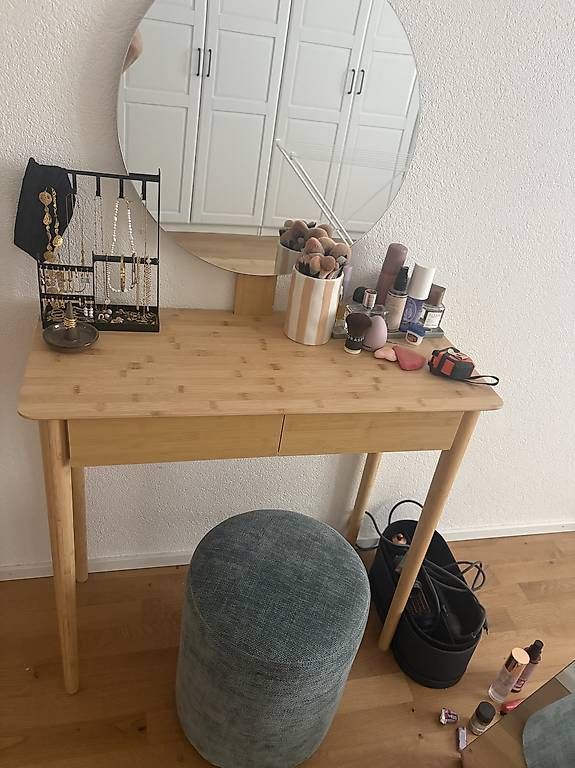 Jysk Tavoli da trucco: Schminktisch mit Spiegel – Usato da Bülach venduto da Antonali 1