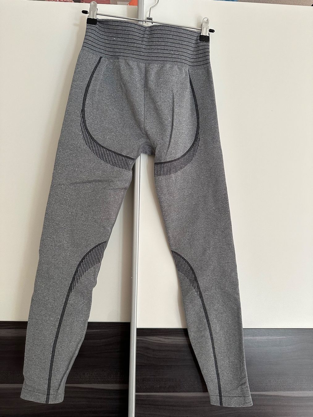 H&M Lotti di vestiti: Sport Leggins – Nuovo (secondo la descrizione) da Niederbuchsiten venduto da CsBertha 4
