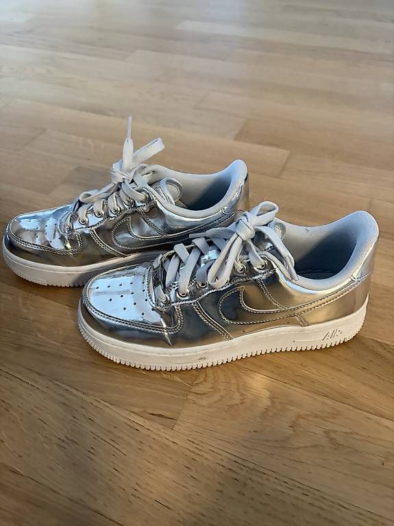 Scarpe da donna: Nike Air Sneaker  Grösse 37,5  – Usato da Zürich venduto da beg_nlp8 2