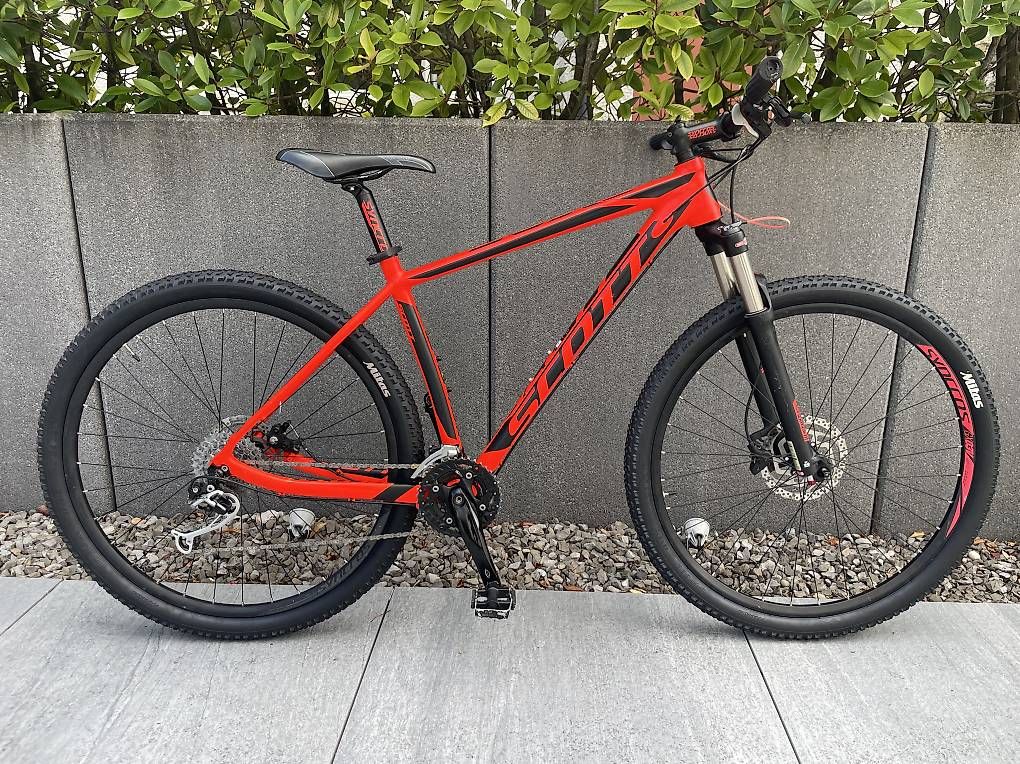 Biciclette: VTT Scott Scale 29 pouces très bon état  – Usato da Bevaix venduto da Greg999