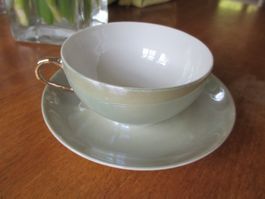 hauchdünne Vintage Teetasse mit Untertasse