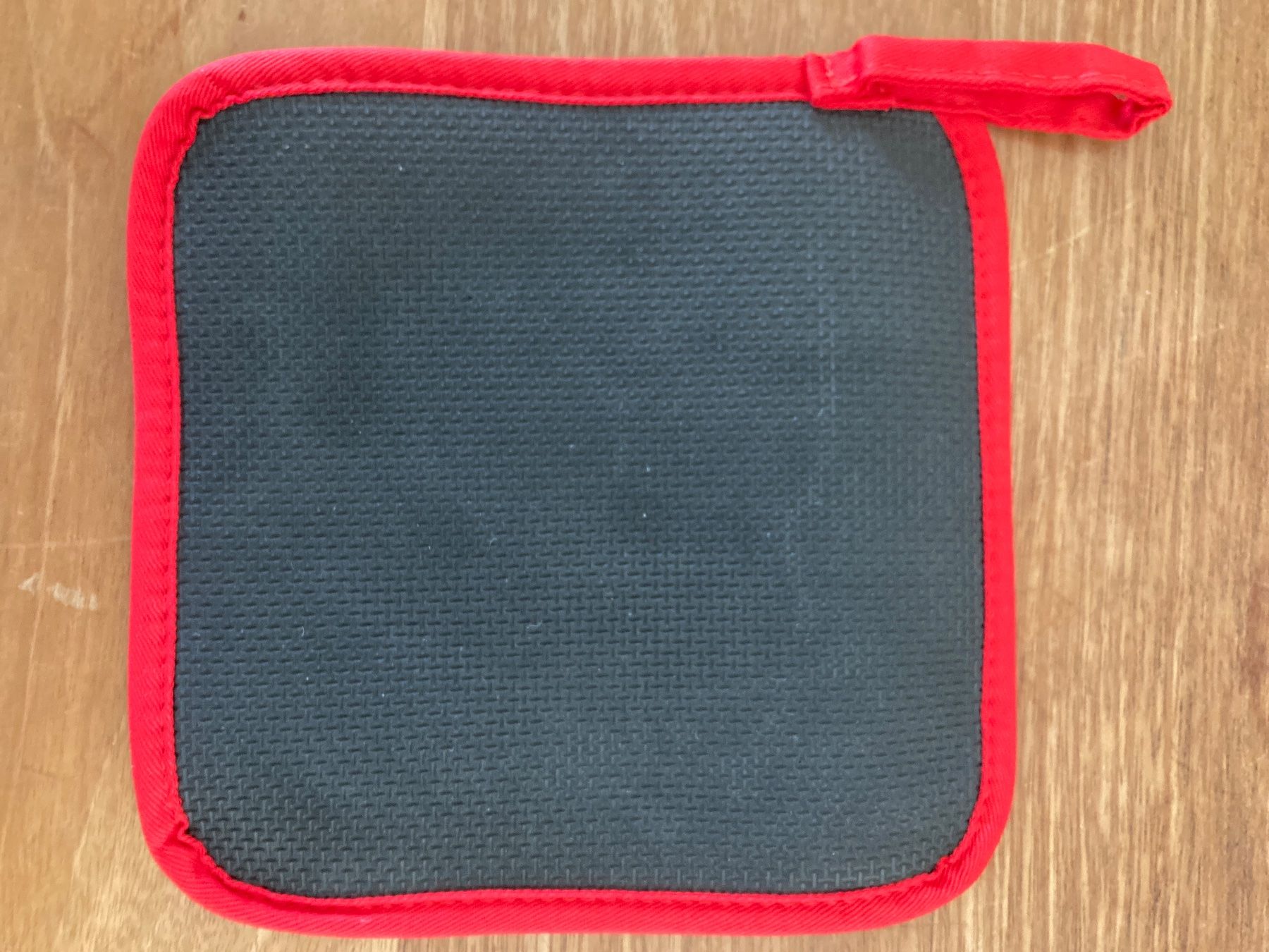 Le Creuset Elettrodomestici da cucina: Topflappen Le Creuset, rot, ungebraucht – Nuovo e nell'imballaggio originale da Vallamand venduto da sugoi3012 2