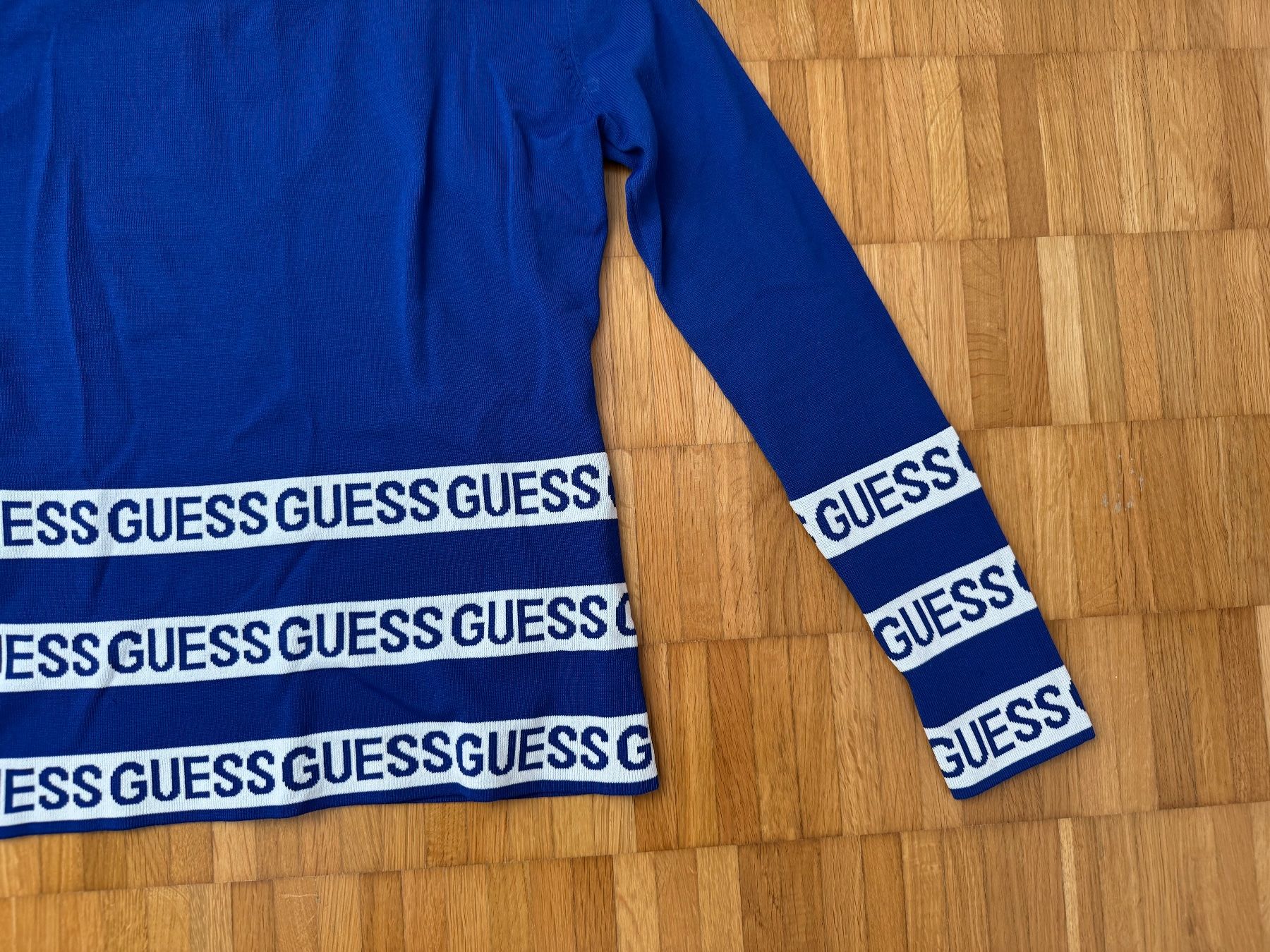 Guess Maglioni & Felpe: Guess Damenpullover blau Gr. M Logostreifen – Usato da Jona venduto da Good_luck1_ 1