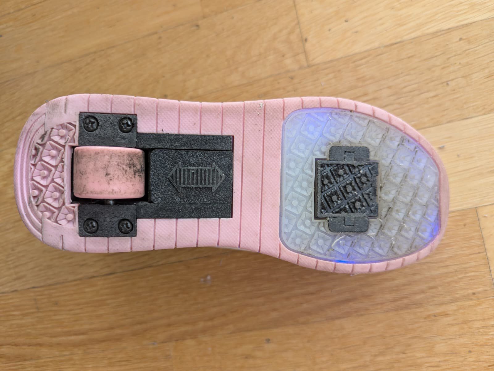 Pattini in linea & Pattini a rotelle: Schöne Mädchen Rollschuhe mit VIELEN Lichteroptionen – Usato da Zug venduto da mia_yvt2 5