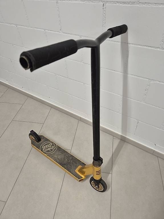 Kickboard: Urban Classic Scooter gold – Usato da Pfäffikon ZH venduto da Cro 1