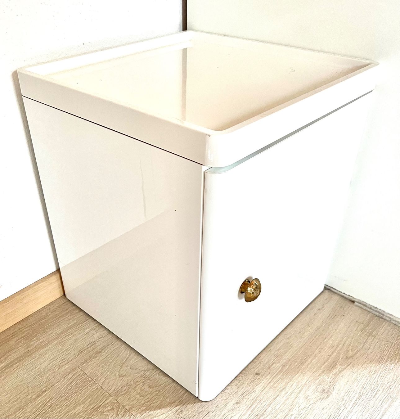 Comodini: 2 schöne Nachttische – Usato da Dietikon venduto da ami_ri28