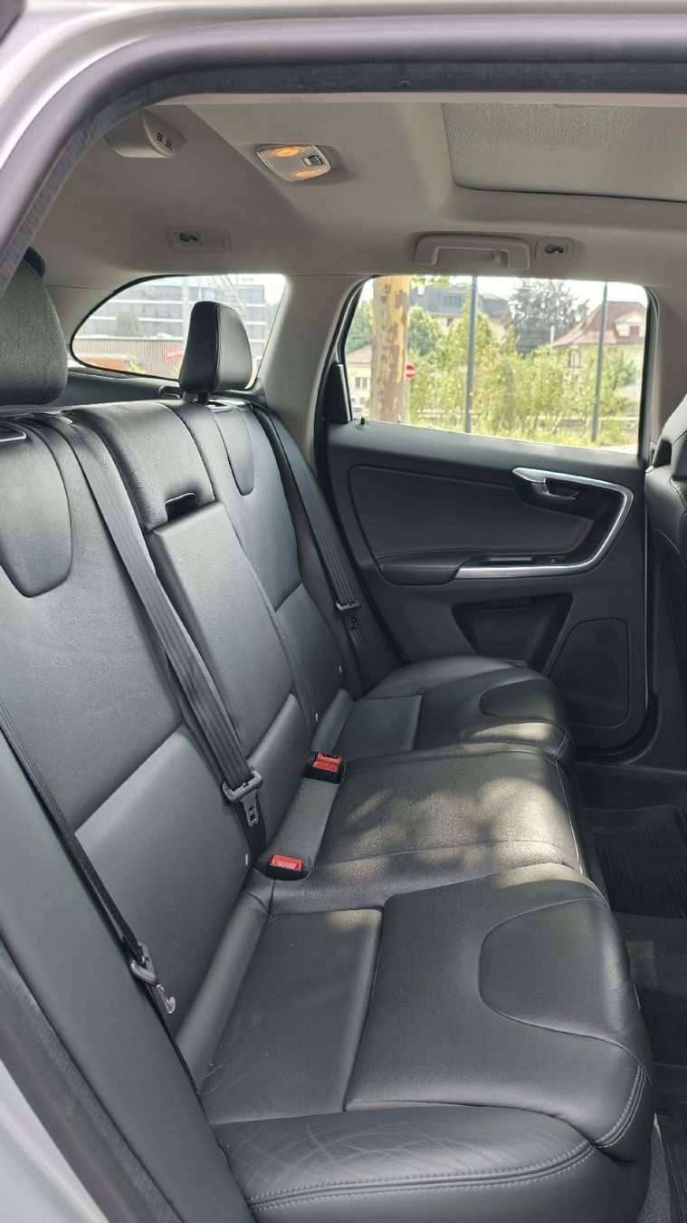 Volvo Autos: Volvo XC60 T5 AWD – Gebraucht aus Sursee von zag_lm5h 5