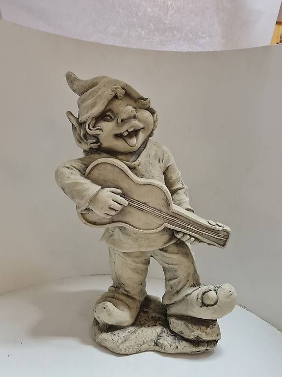 Figuren: Troll aus Beton  – Gebraucht aus Kriens von LotusOase