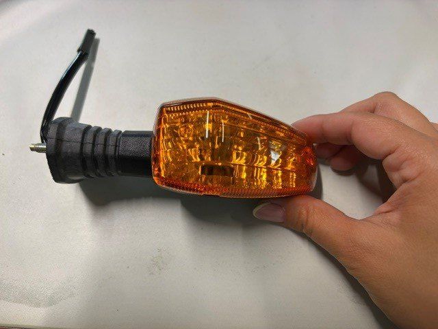 Suzuki Toutes les pièces détachées moto: Neu Suzuki Blinker vorne links – Neuf avec emballage d'origine à Landquart par jes_6zrh