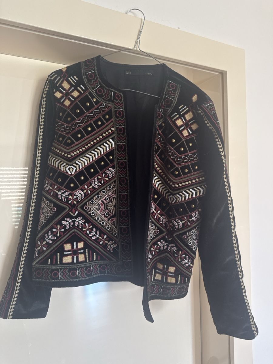 Giacche: Sfera Jacket black size M embroidered condition new – Nuovo (secondo la descrizione) da Montagnola venduto da jamylafy