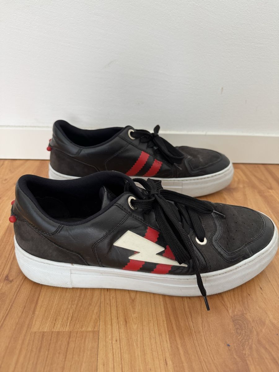 Scarpe da uomo: Neil Barrett Sneaker Schwarz/Rot 44 – Usato da Zürich venduto da pa.ul