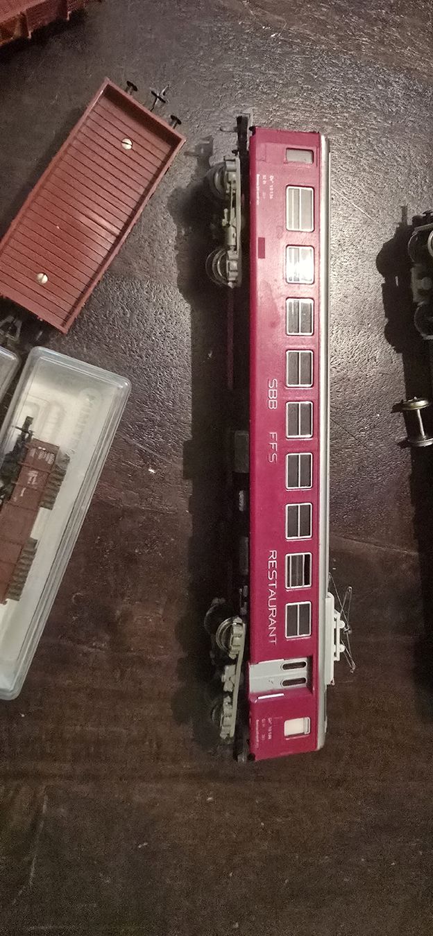 Fleischmann Modellini di ferrovie: 7 x Fleischmann Restoranwaggon/Güterwaggon Bierwaggon – Usato da Basel venduto da Jcva 5