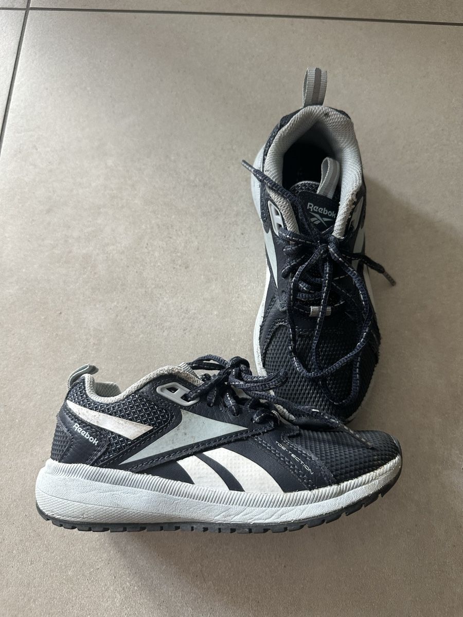 Reebok Schuhe für Jungen: Reebok Sneaker Kinder Grösse 29 – Gebraucht aus Uitikon Waldegg von PBrosi