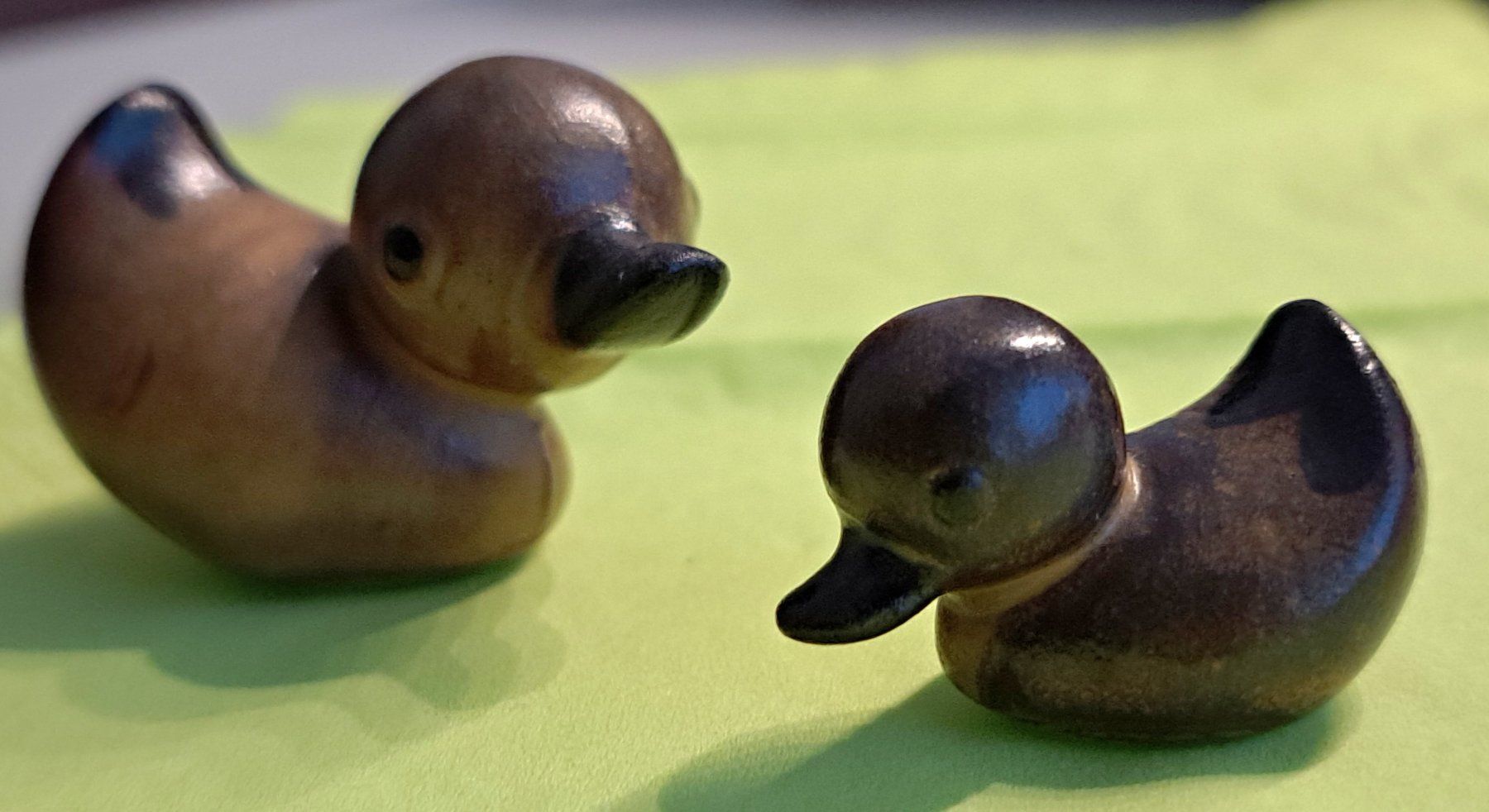 Statuette: 2 niedliche Ton Enten / Mutter mit Jungem – Usato da Oetwil am See venduto da Storck 1