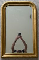 Alter Spiegel mit Gebrauchsspuren