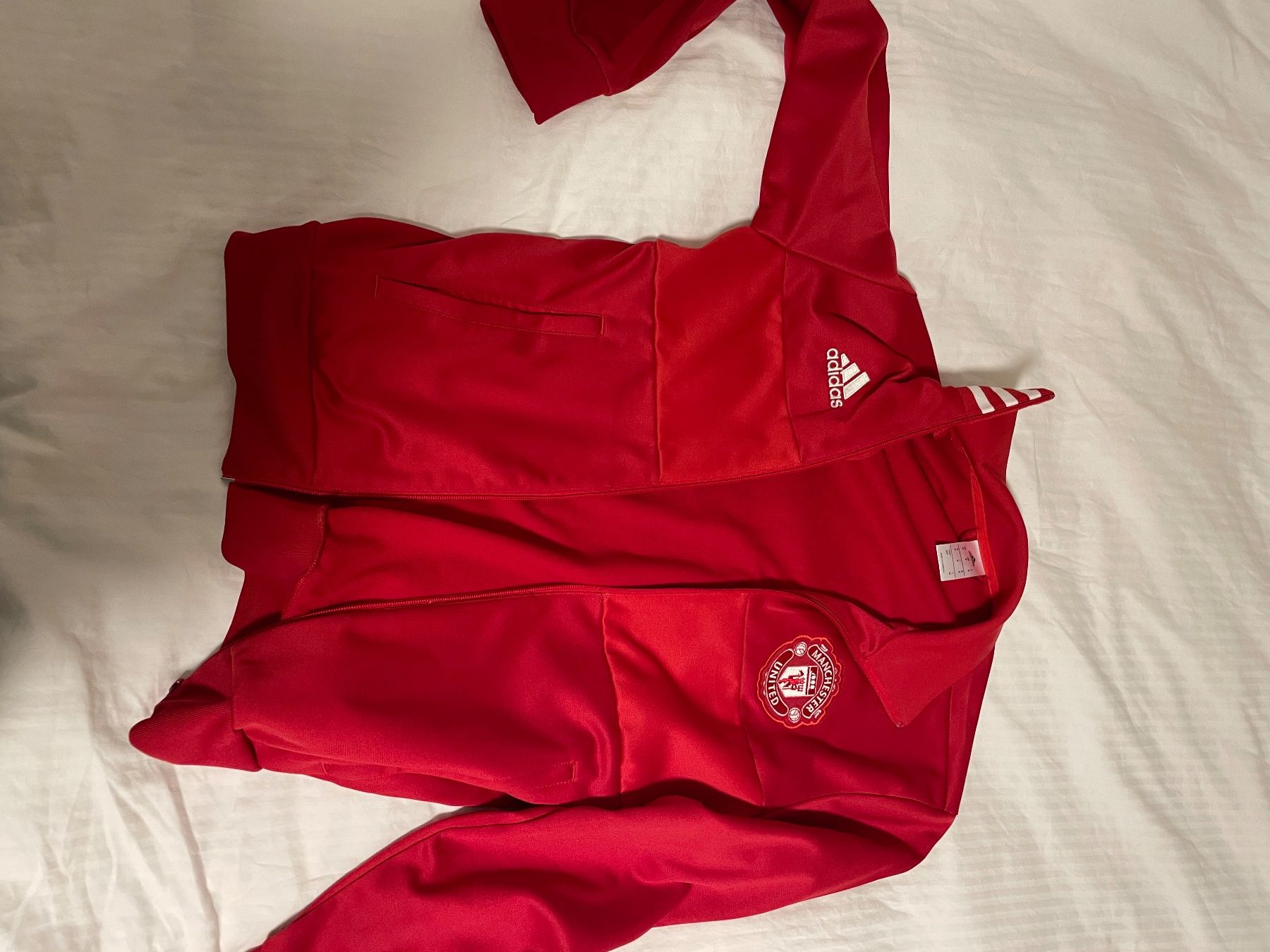Adidas Gilet & Giacche: Trainer Manchester United – Nuovo (secondo la descrizione) da niederhasli venduto da rami016