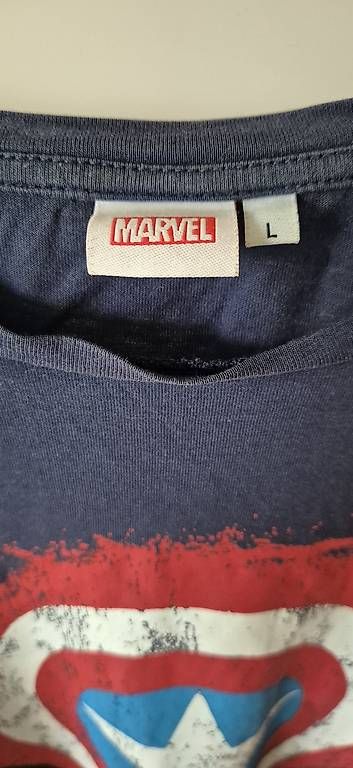 T-shirt: MARVEL T-Shirt – Usato da Hinterkappelen venduto da Betla 2