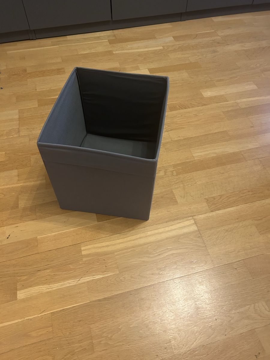 Caisses de transport: 4 graue Dröna Boxen  – D'occasion à Allschwil par selake990673
