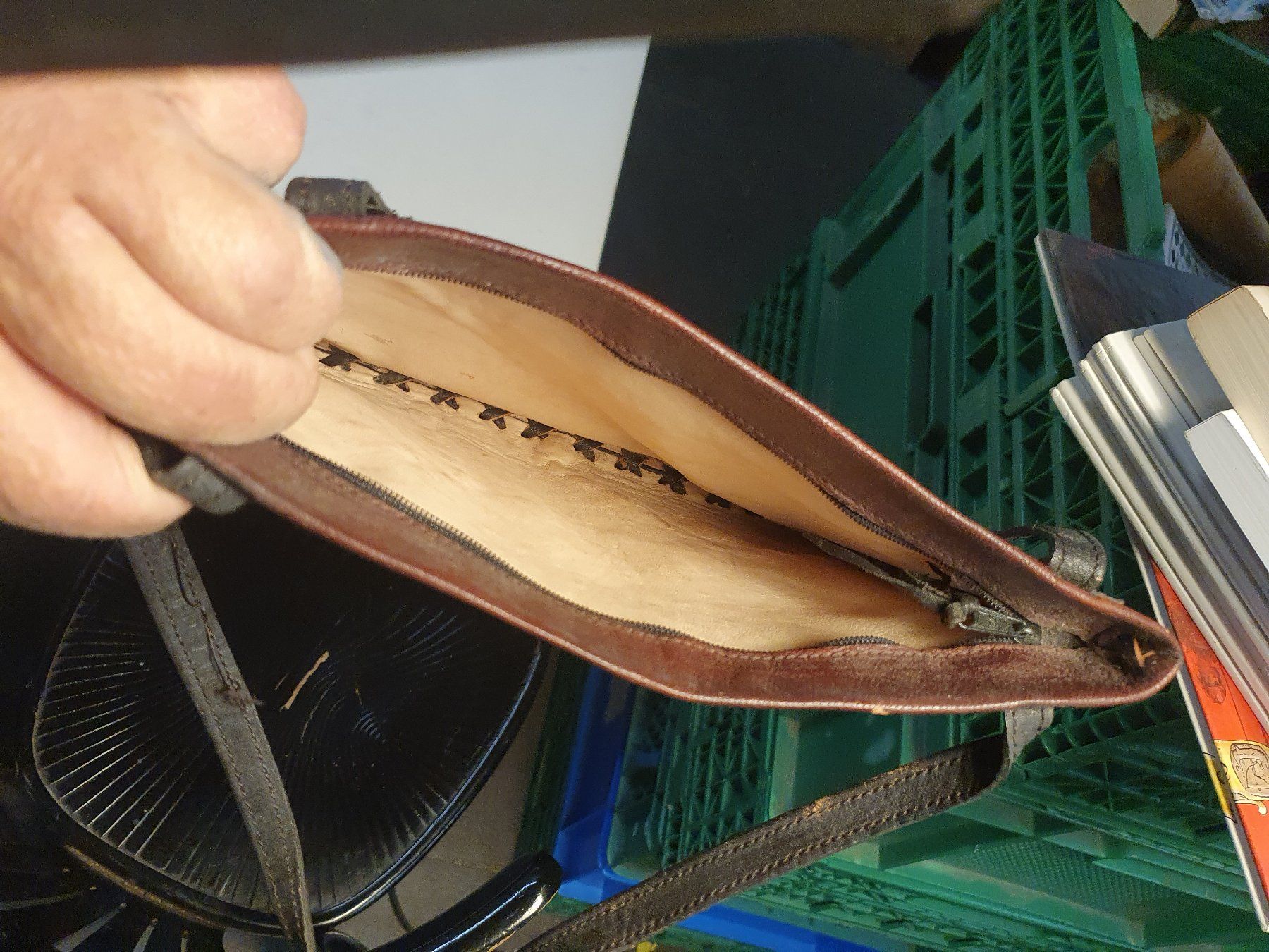 Borse da donna: Damenhandtasche Leder geprägt – Usato da Zürich venduto da loosebone 5