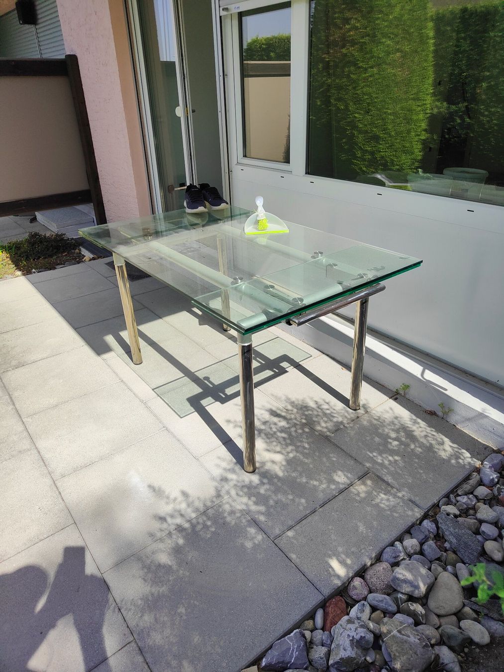 Tische: Moderner Gartentisch Glas & Chrom ausziehbar – Gebraucht aus Tobel von trullalatrullala