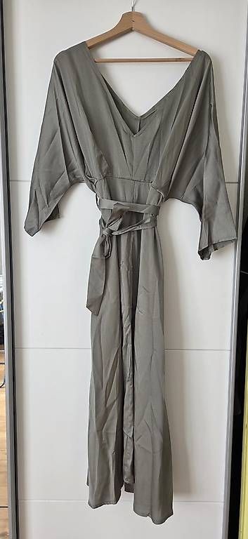 Vestiti: Kleid Olivgrün universal – Nuovo e nell'imballaggio originale da Rothenbrunnen venduto da Kunz.Mirjam