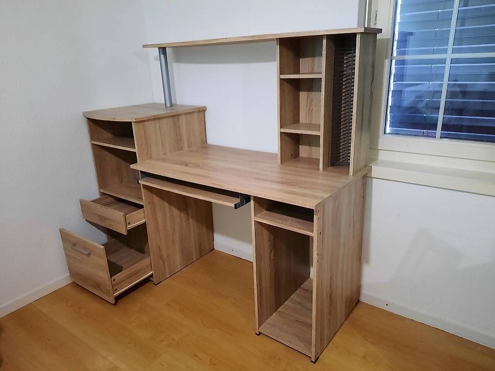 Bureaux: Bürotisch – D'occasion à Altishofen par Cookiee777 2