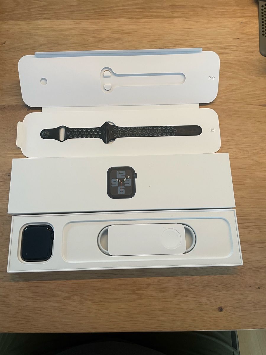 Apple Smartwatch: Apple Watch SE 44mm – Gebraucht aus Lausen von Volvo242Turbo
