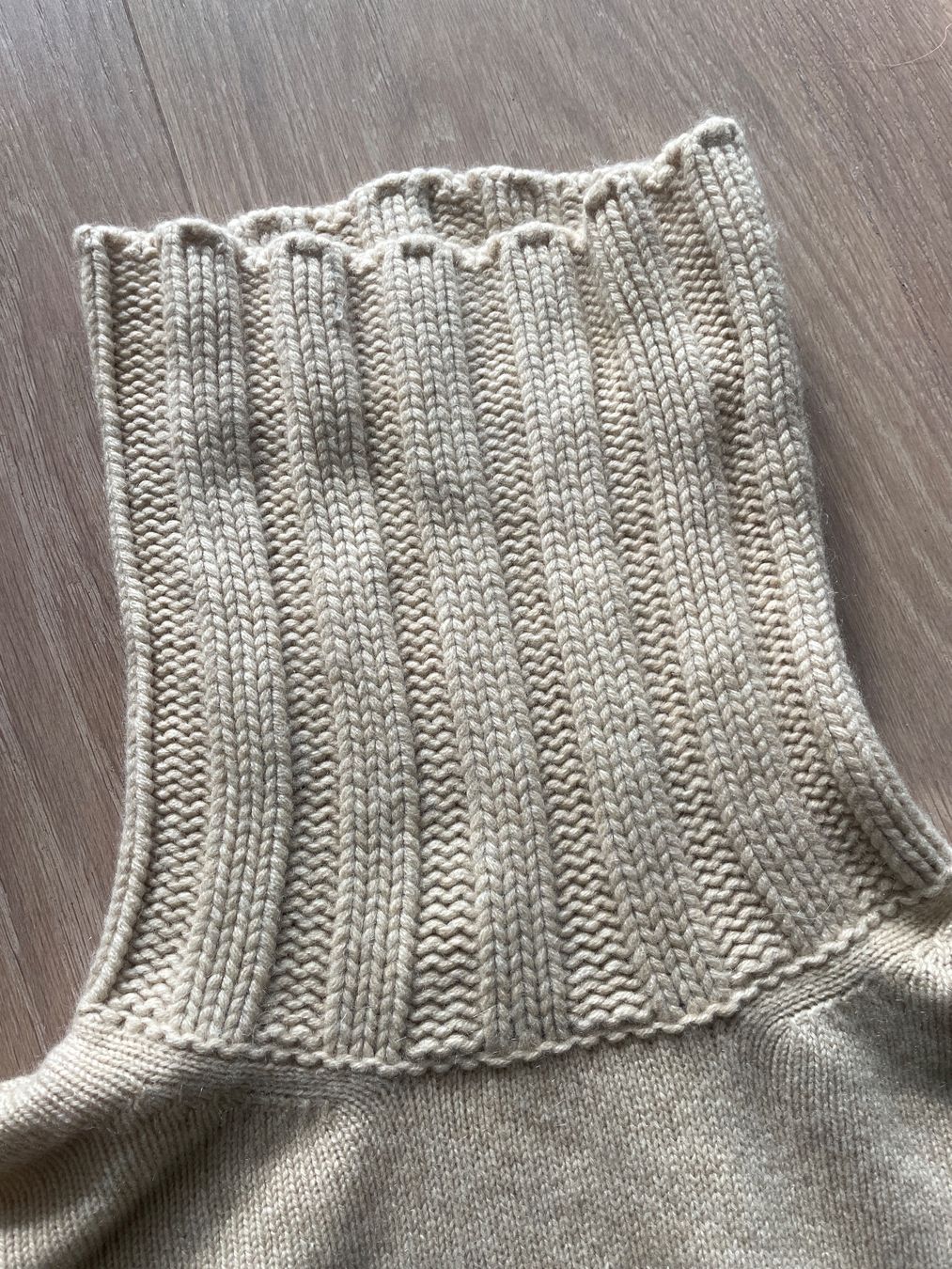 Roberto Cavalli Maglioni & Felpe: Cooler Roberto Cavalli Kaschmir Pulli Gr. S – Nuovo (secondo la descrizione) da Erlenbach ZH venduto da Pocahoney 4