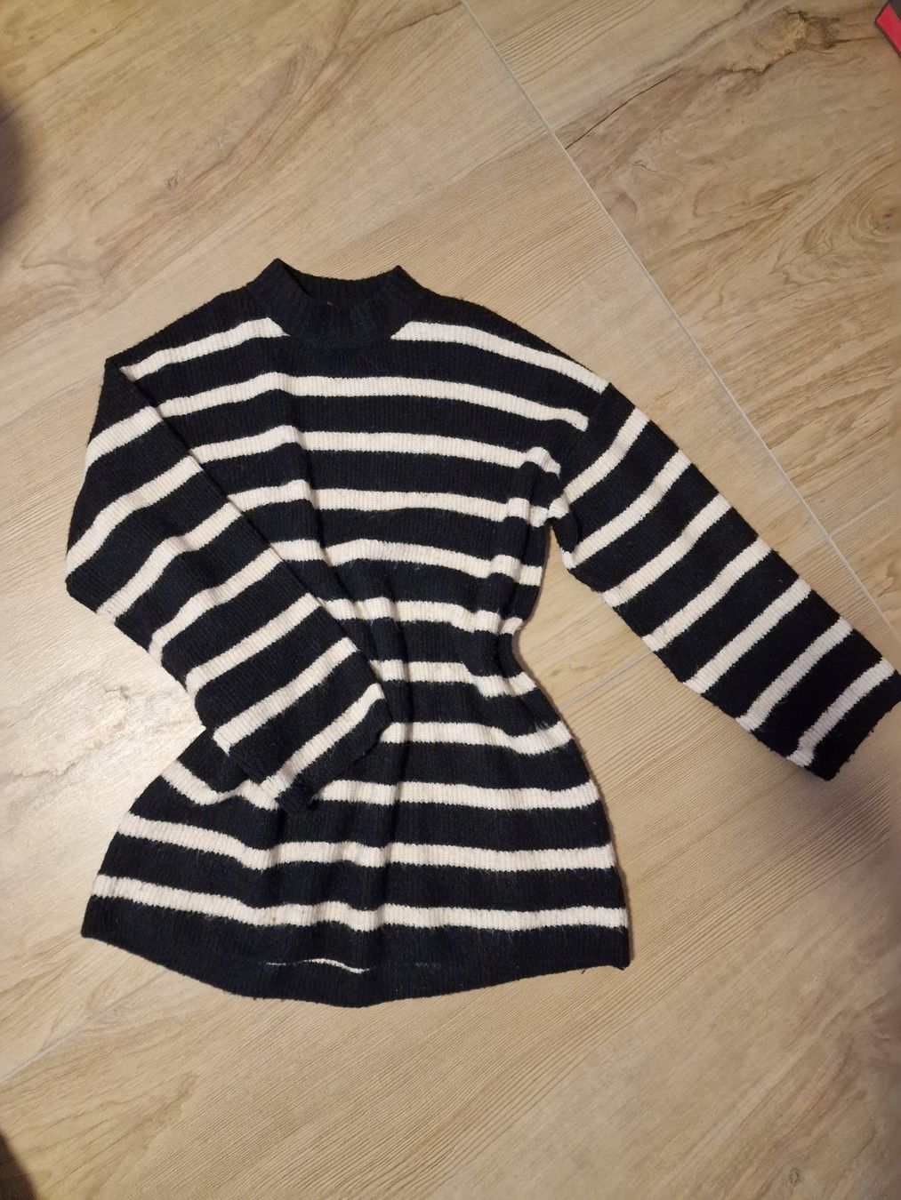H&M Pullover & Sweatshirts: H&M Streifenpullover Oversize – Gebraucht aus Altishausen von ter_58nj