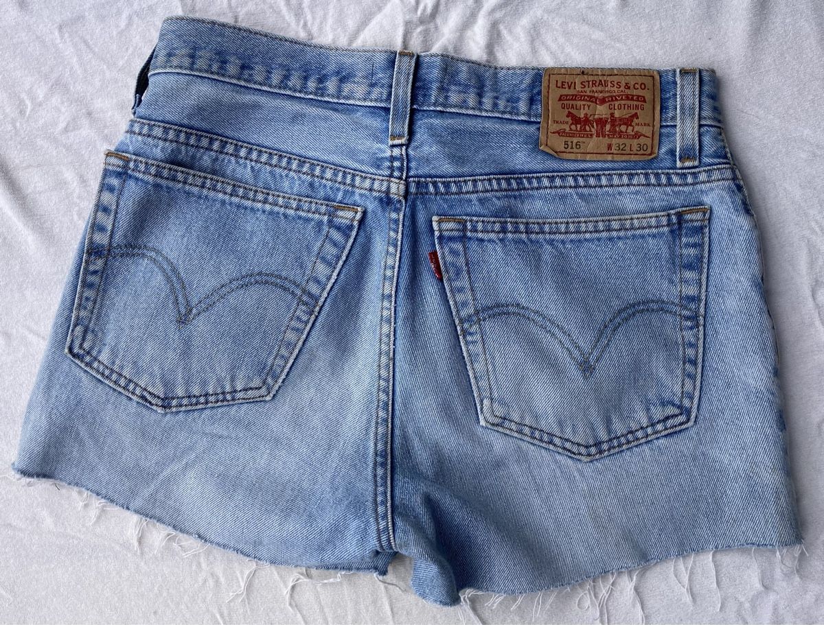 Levi's Pantalons: Levi's Jeans Shorts hellblau Grösse M  – D'occasion à Siselen BE par -skylein- 1