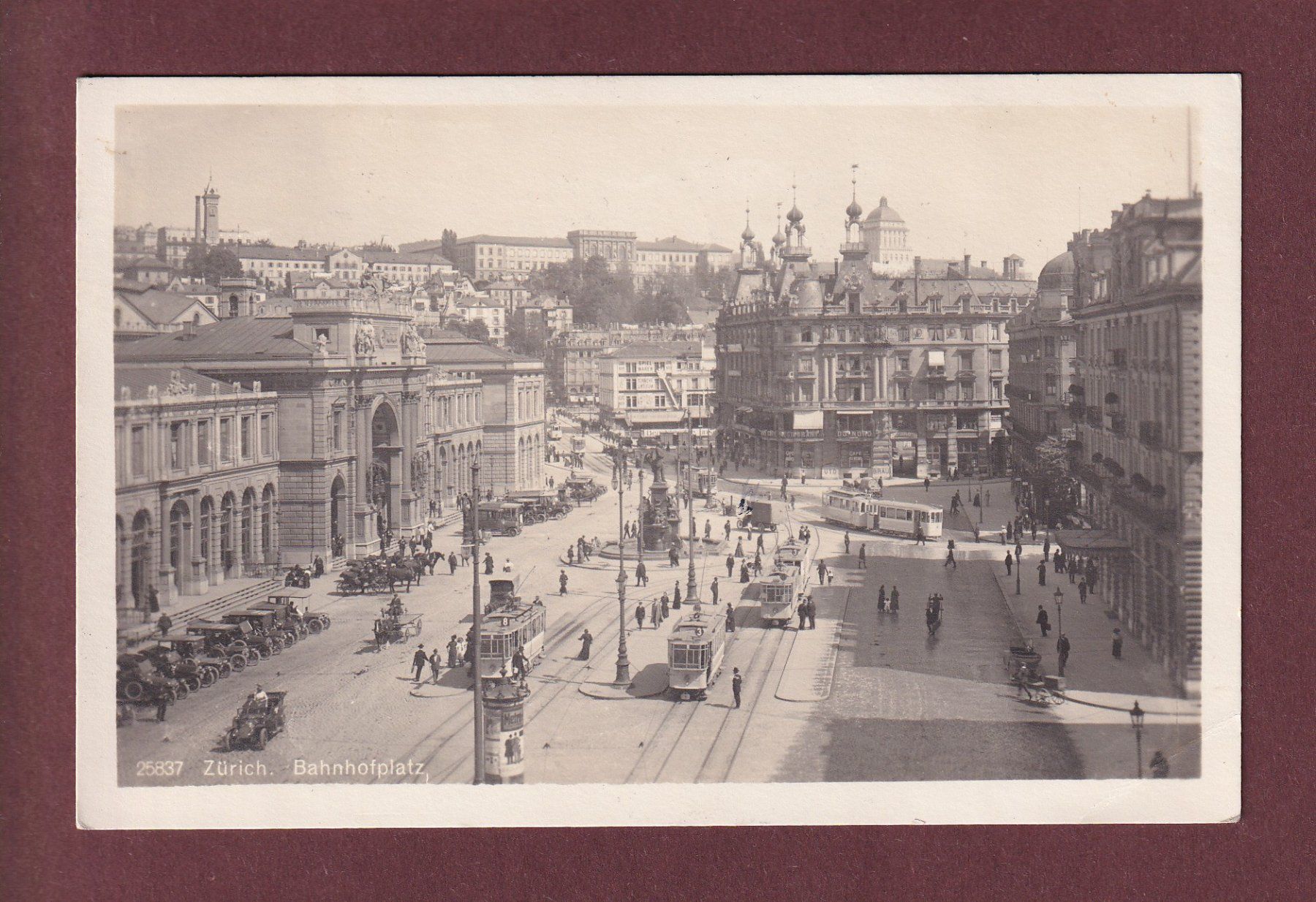 Cartoline postali: ZÜRICH - Bahnhofplatz - Tram - Kutsche - 1923 // Eckbug // – Usato da Pully venduto da nicecards