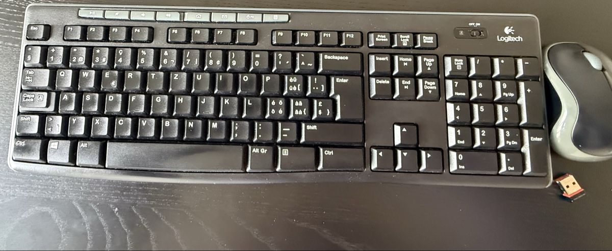 Logitech Tastiere: Logitec Tastatur und maus – Usato da Thalwil venduto da ropejo