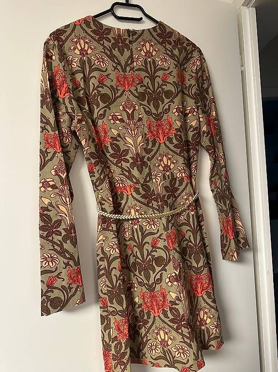 Zara Vestiti: Kleid von ZARA / NEU / Grösse M – Nuovo (secondo la descrizione) da Zürich venduto da Faetze0 2