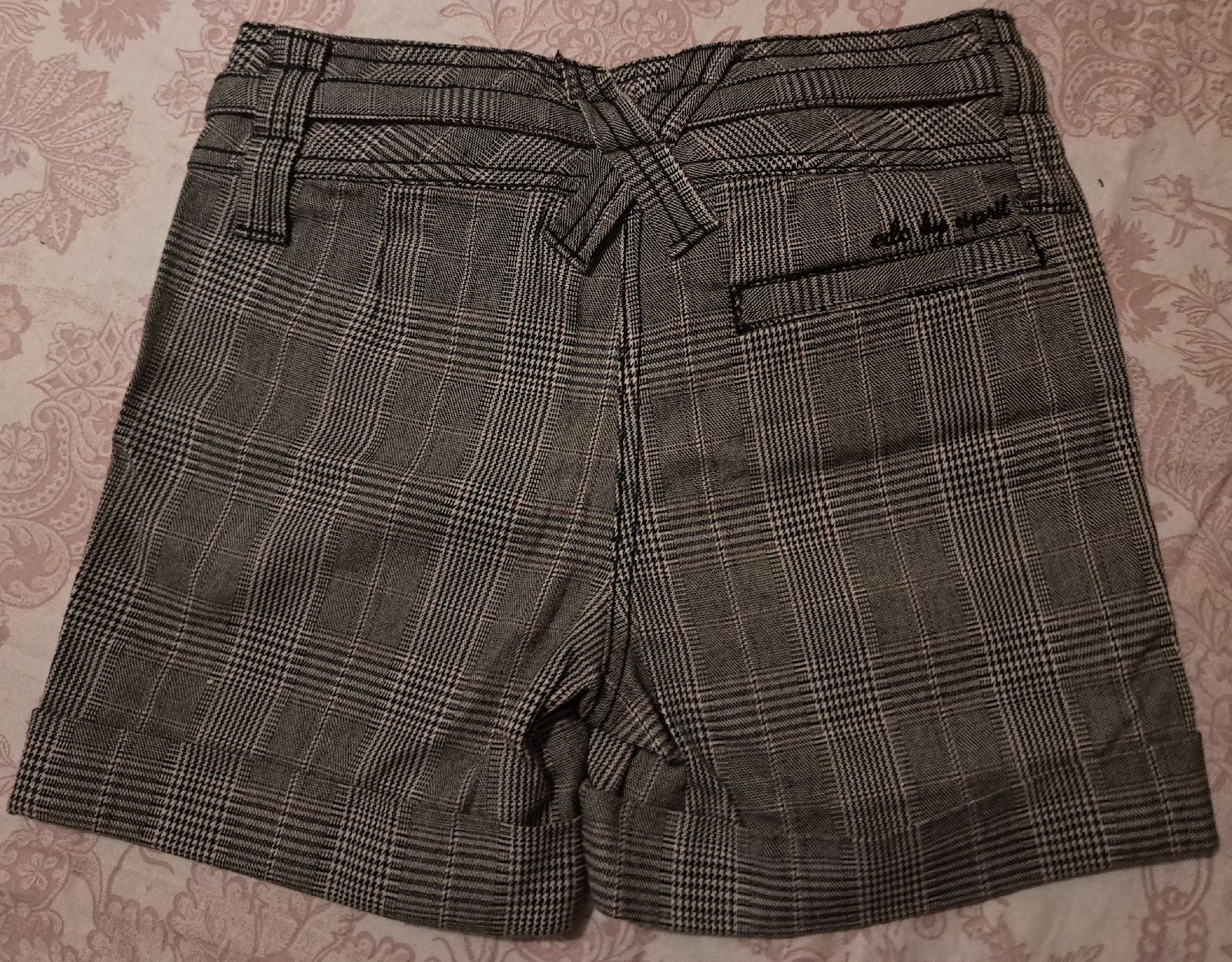 Esprit Pantaloni: NEU Esprit Shorts Grösse 140 Karomuster – Nuovo e nell'imballaggio originale da Zürich venduto da dph_r9t2 1