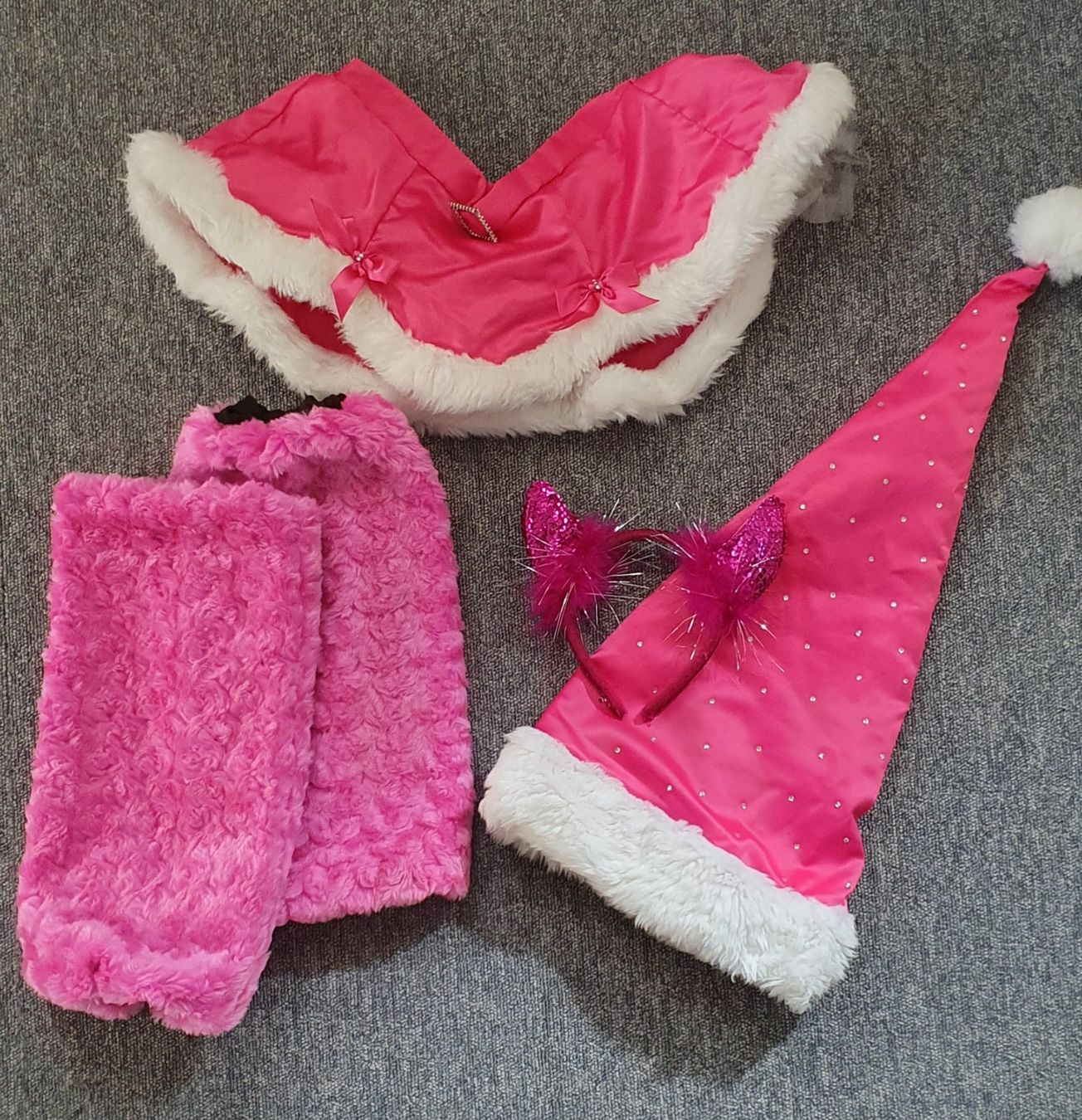 Costumes: Weihnachtskostüm Pink, Gr. XS-S – D'occasion à Brittnau par Frenulum