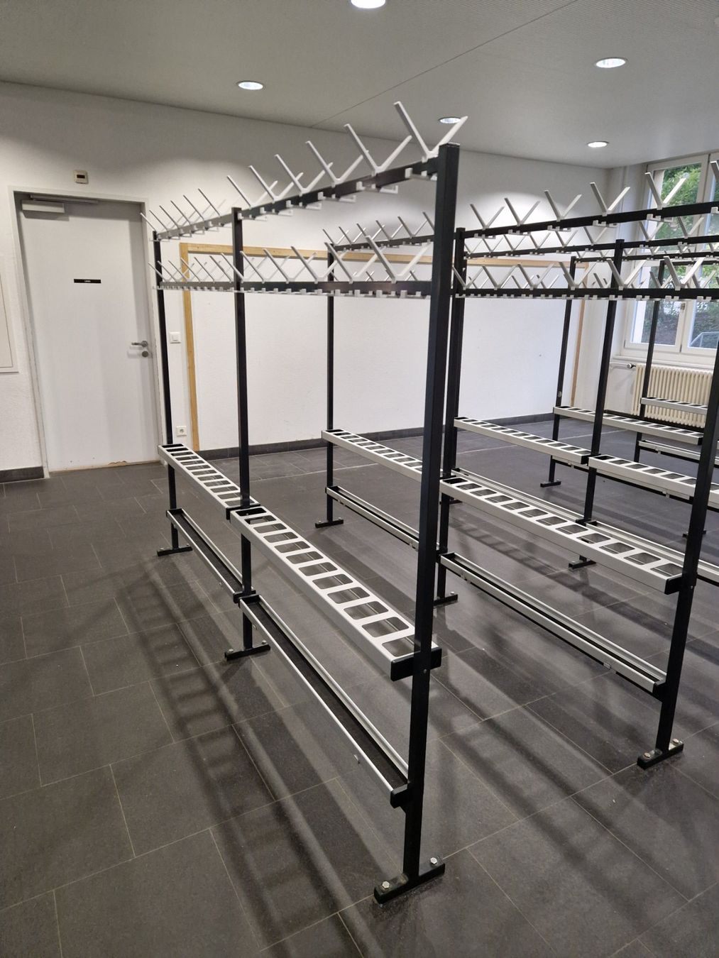 Guardaroba: Garderobe – Usato da Zuzwil BE venduto da Hegeshalom