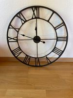Horloge à une pile AA, diamètre 70 cm.